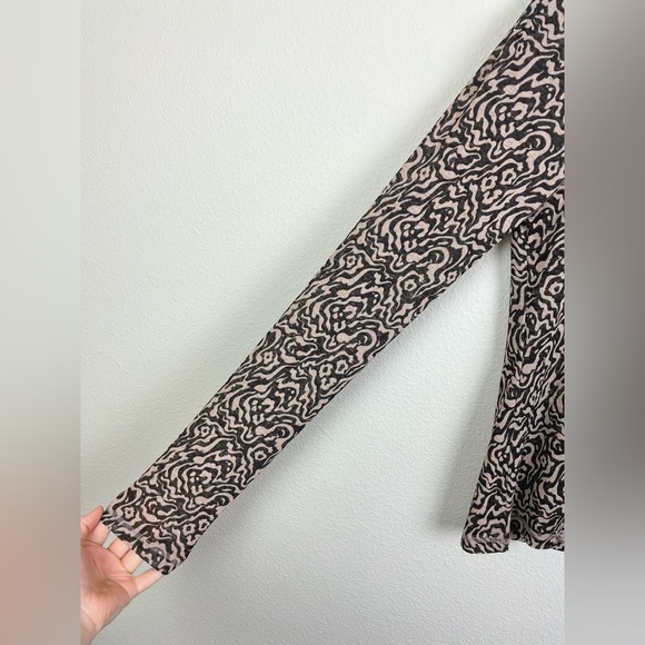 Nanushka Women's Small Raglan Turtleneck Top Mesh Jersey Graphic Animal Latte - Picture 4 of 16